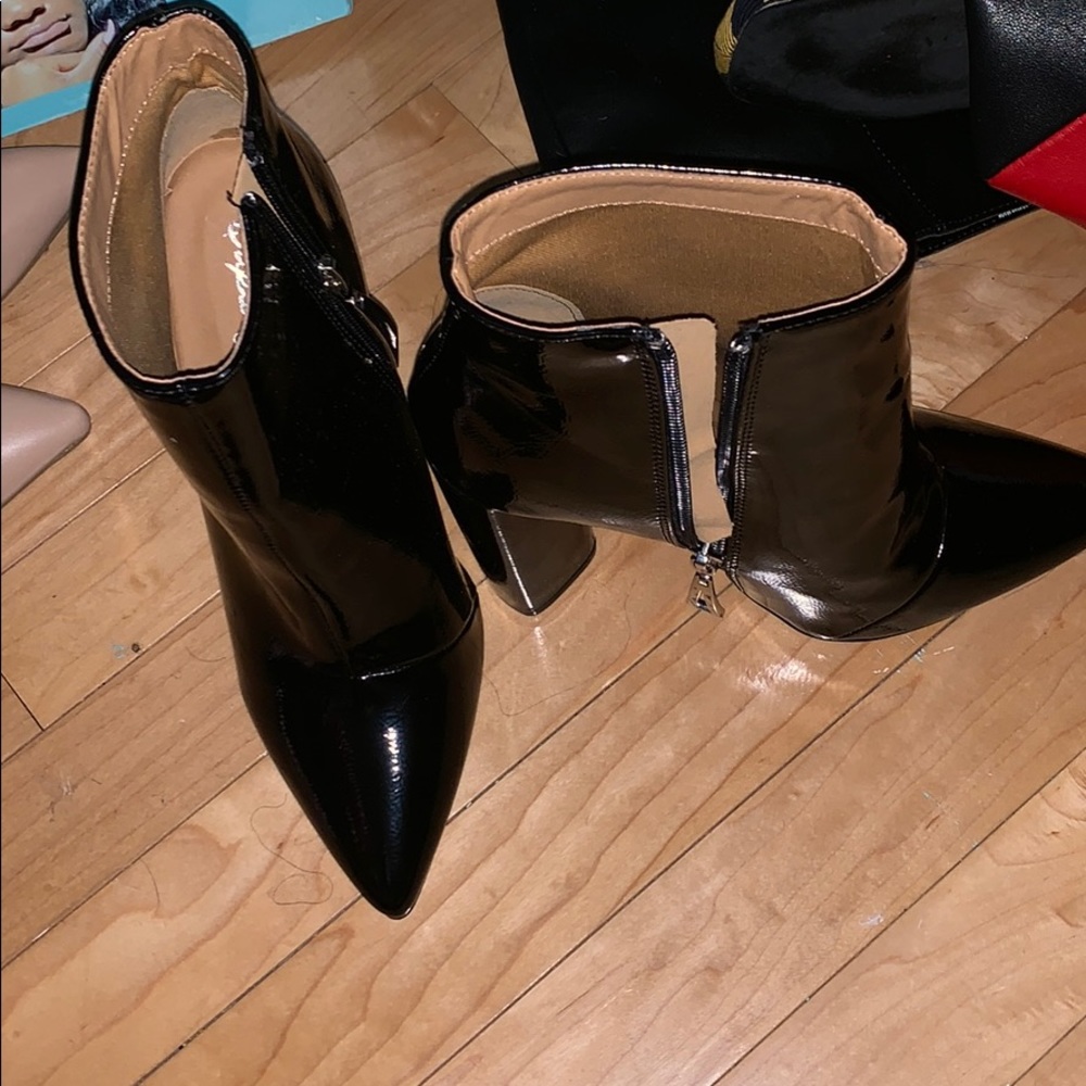 Quips booties